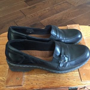 Cobb Hill Deidre walling shoe with heel